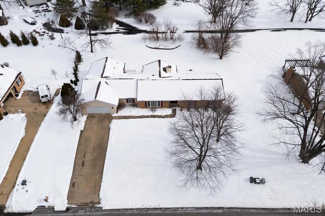 29 Santa Anita Drive, Maryville, IL 62062