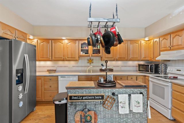 1670 SPRING HILL LANE, Port Edwards, WI 54469