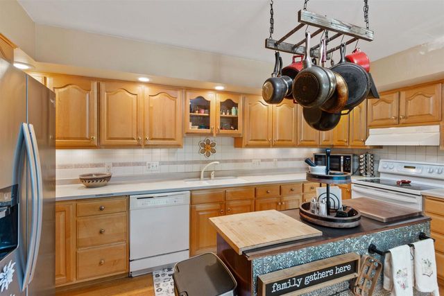1670 SPRING HILL LANE, Port Edwards, WI 54469