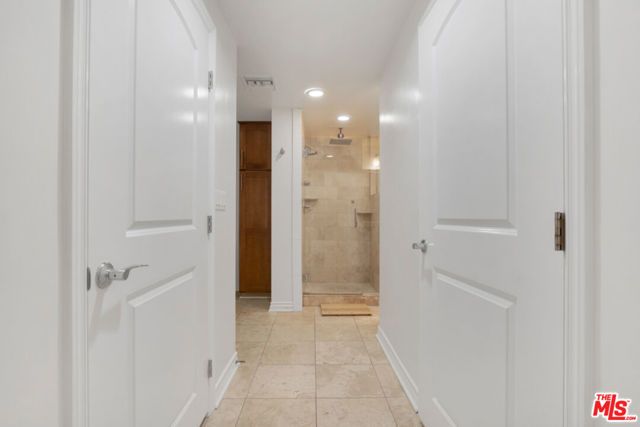 423 Arnaz Drive 102, Los Angeles, CA 90048