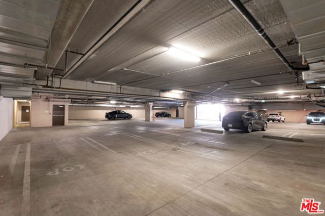 423 Arnaz Drive 102, Los Angeles, CA 90048