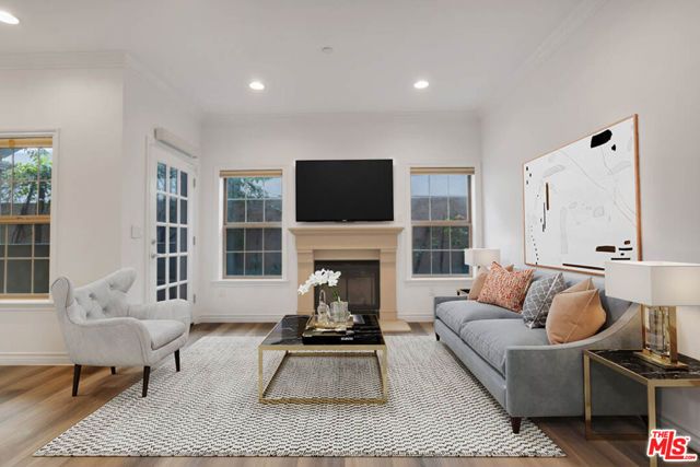 423 Arnaz Drive 102, Los Angeles, CA 90048