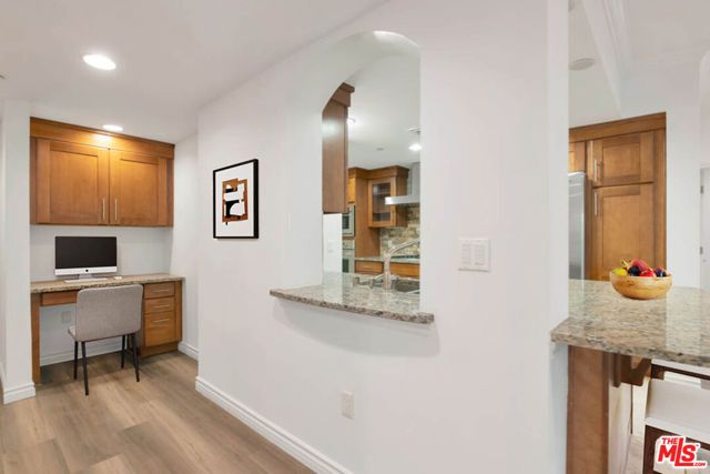 423 Arnaz Drive 102, Los Angeles, CA 90048