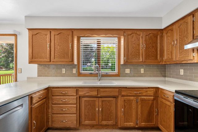 2615 W SUNNYVIEW CIRCLE, Appleton, WI 54914