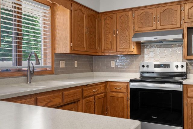 2615 W SUNNYVIEW CIRCLE, Appleton, WI 54914