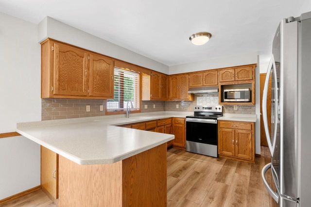 2615 W SUNNYVIEW CIRCLE, Appleton, WI 54914