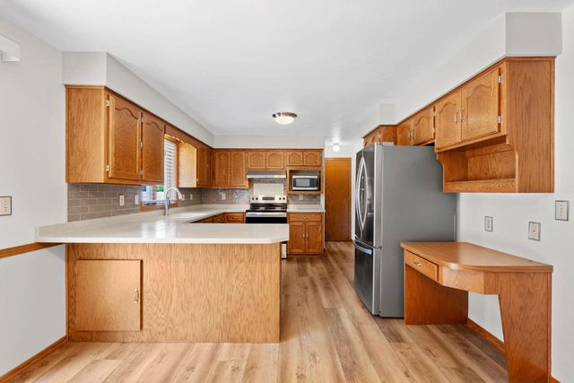 2615 W SUNNYVIEW CIRCLE, Appleton, WI 54914