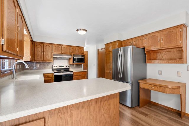 2615 W SUNNYVIEW CIRCLE, Appleton, WI 54914