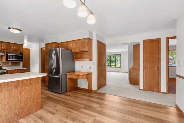 2615 W SUNNYVIEW CIRCLE, Appleton, WI 54914