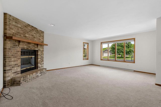 2615 W SUNNYVIEW CIRCLE, Appleton, WI 54914