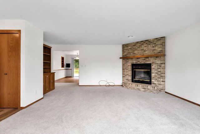 2615 W SUNNYVIEW CIRCLE, Appleton, WI 54914