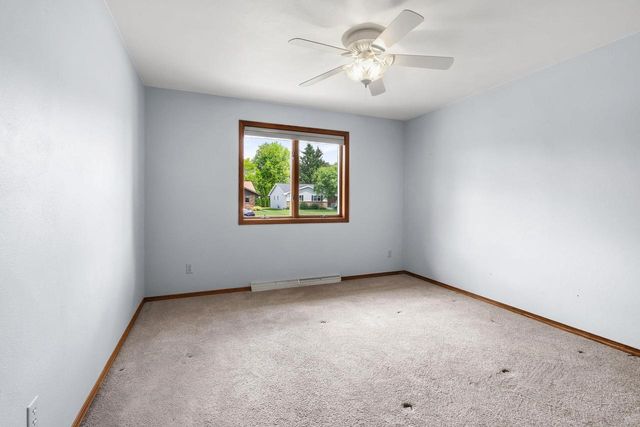 2615 W SUNNYVIEW CIRCLE, Appleton, WI 54914