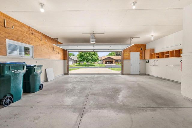2615 W SUNNYVIEW CIRCLE, Appleton, WI 54914
