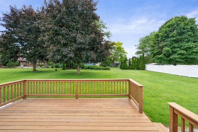 2615 W SUNNYVIEW CIRCLE, Appleton, WI 54914