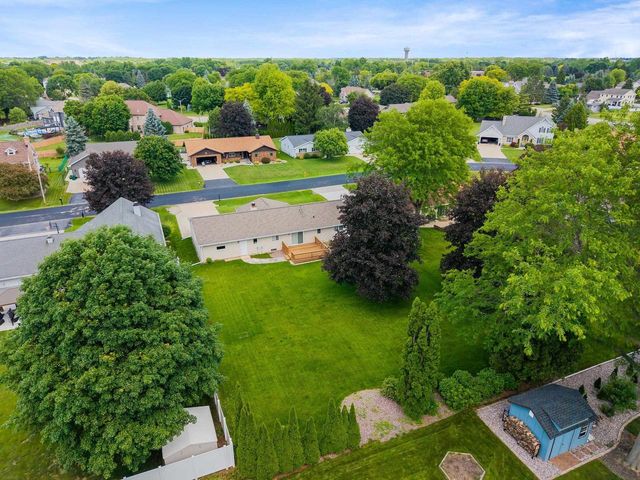 2615 W SUNNYVIEW CIRCLE, Appleton, WI 54914