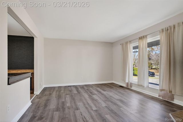 9155 Satelite Drive, White Lake Charter Township, MI 48386