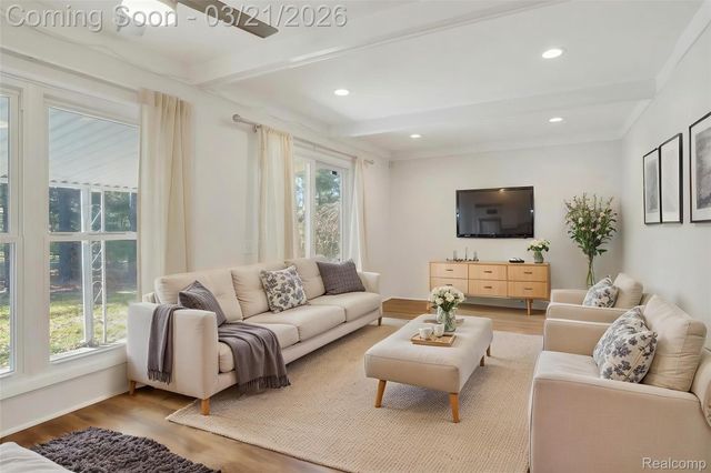 9155 Satelite Drive, White Lake Charter Township, MI 48386