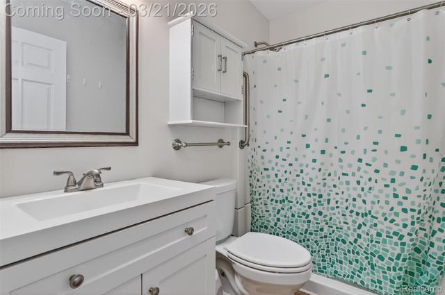 9155 Satelite Drive, White Lake Charter Township, MI 48386