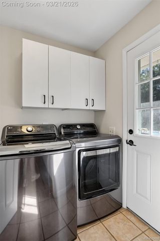 9155 Satelite Drive, White Lake Charter Township, MI 48386