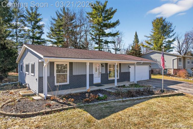 9155 Satelite Drive, White Lake Charter Township, MI 48386