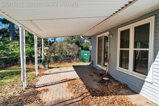 9155 Satelite Drive, White Lake Charter Township, MI 48386