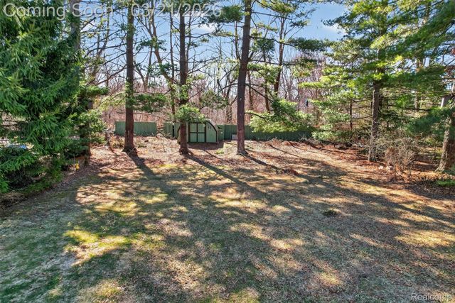 9155 Satelite Drive, White Lake Charter Township, MI 48386