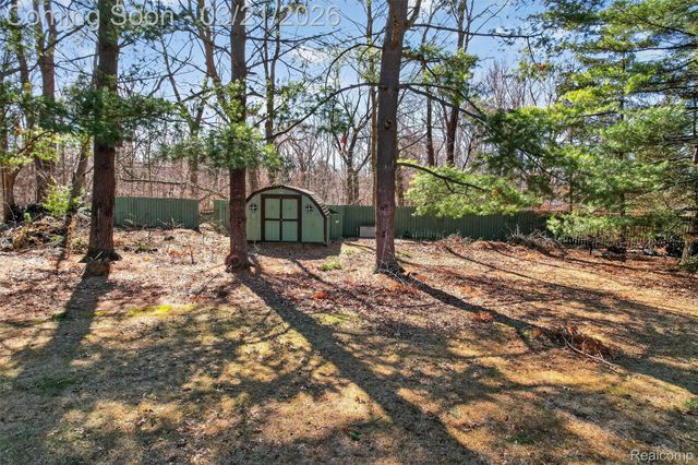 9155 Satelite Drive, White Lake Charter Township, MI 48386