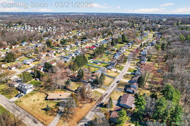 9155 Satelite Drive, White Lake Charter Township, MI 48386