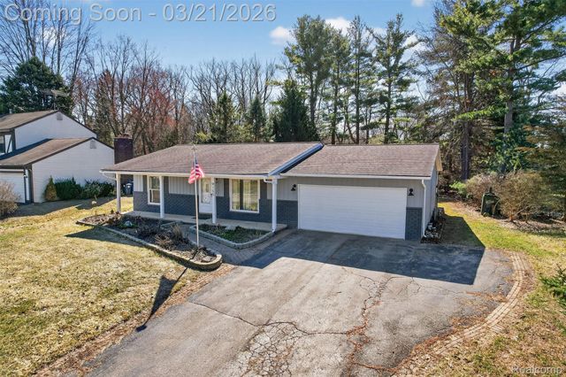 9155 Satelite Drive, White Lake Charter Township, MI 48386