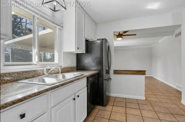 9155 Satelite Drive, White Lake Charter Township, MI 48386