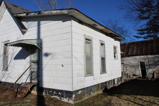 62 High Street, Viola, TN 37394