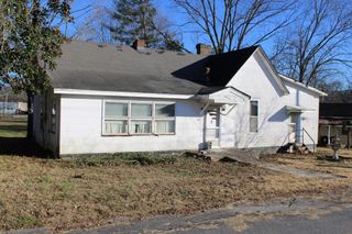 62 High Street, Viola, TN 37394