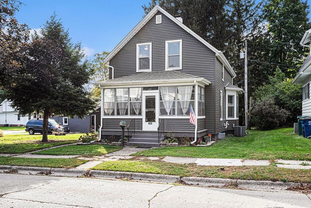 608 E Jefferson Avenue, La Porte, IN 46350
