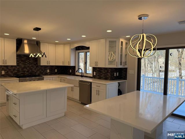 15 Gristmill Lane, Upper Saddle River, NJ 07458