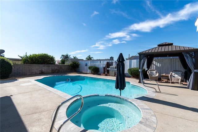 7532 Marconia Court, Fontana, CA 92336