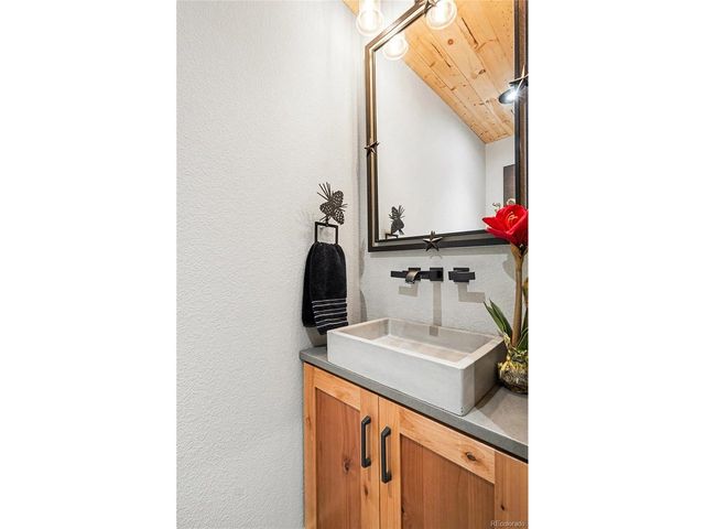 9323 Sori Ln, Highlands Ranch, CO 80126