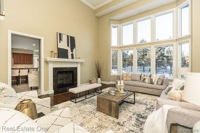 534 Parkland Hills Drive, Rochester, MI 48306