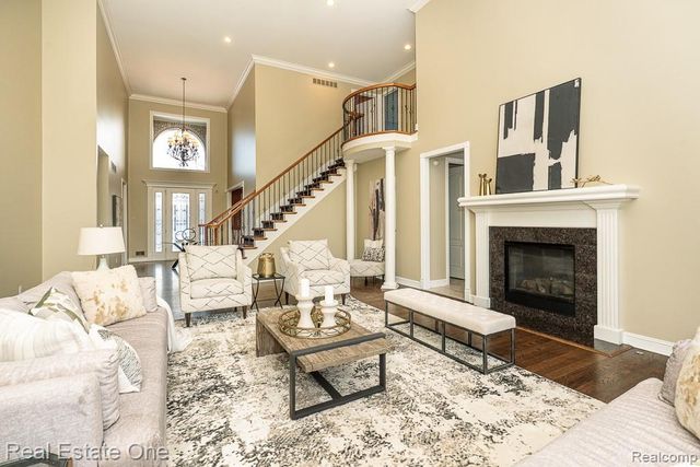 534 Parkland Hills Drive, Rochester, MI 48306