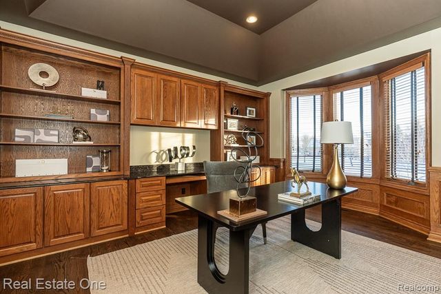 534 Parkland Hills Drive, Rochester, MI 48306