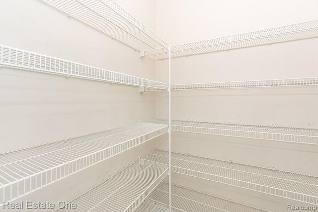 534 Parkland Hills Drive, Rochester, MI 48306