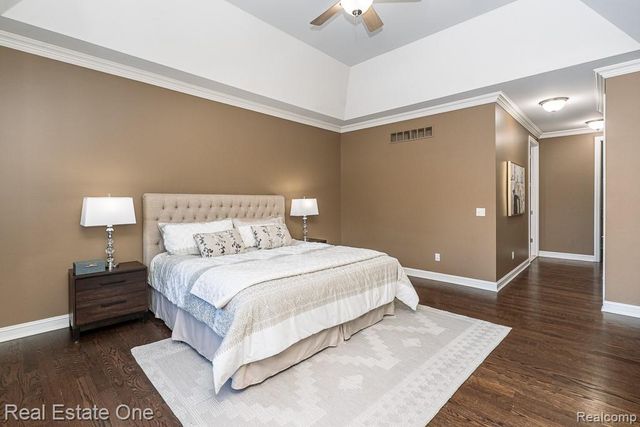 534 Parkland Hills Drive, Rochester, MI 48306