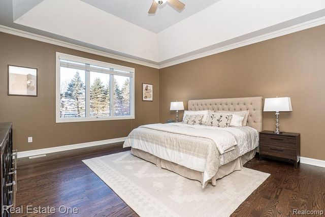 534 Parkland Hills Drive, Rochester, MI 48306