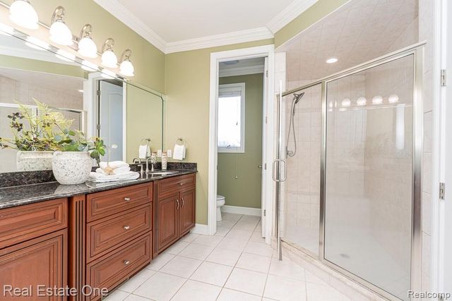 534 Parkland Hills Drive, Rochester, MI 48306