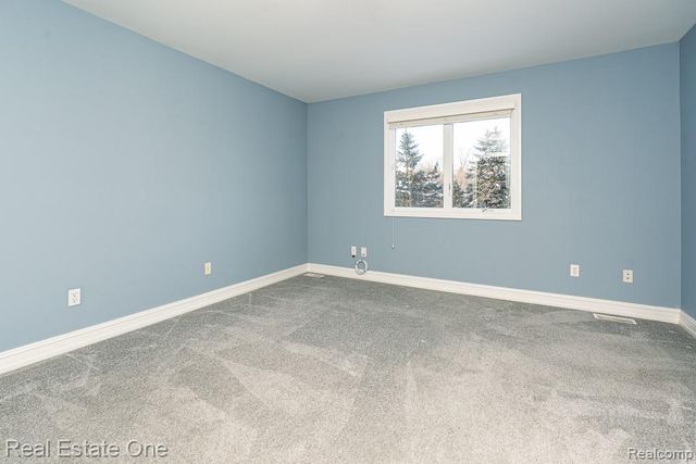 534 Parkland Hills Drive, Rochester, MI 48306