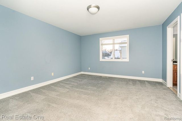 534 Parkland Hills Drive, Rochester, MI 48306