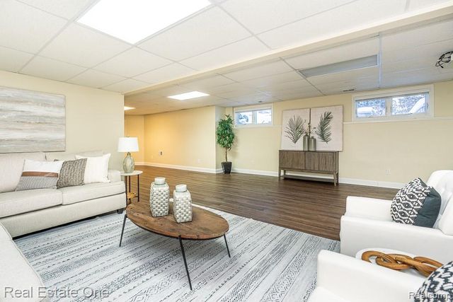 534 Parkland Hills Drive, Rochester, MI 48306