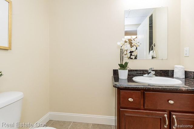 534 Parkland Hills Drive, Rochester, MI 48306