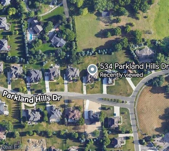 534 Parkland Hills Drive, Rochester, MI 48306