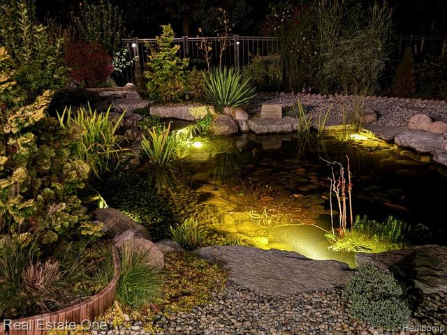 534 Parkland Hills Drive, Rochester, MI 48306