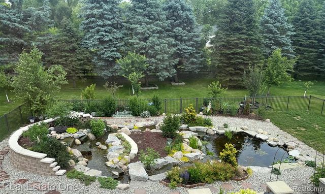 534 Parkland Hills Drive, Rochester, MI 48306